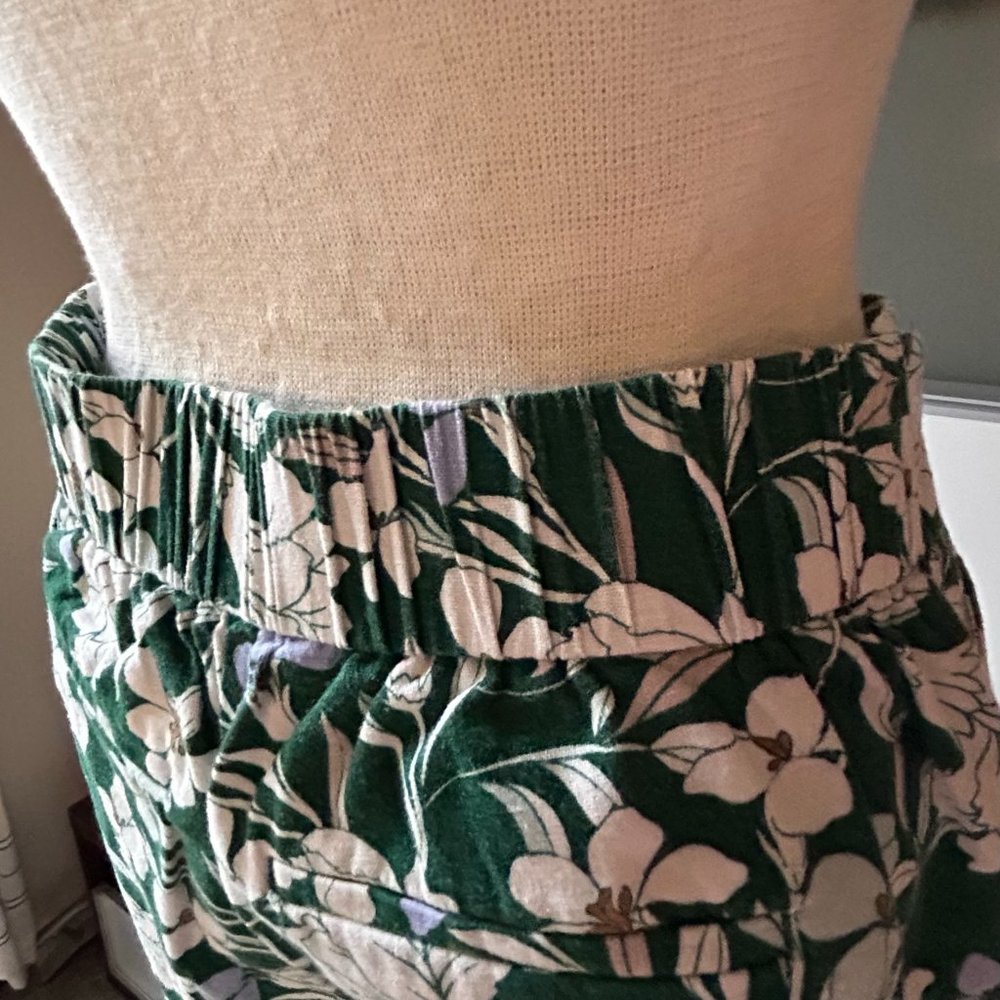 - Ann Taylor Cropped Floral Pants for Spring and Summer US Zero - Q425 - Picture 4 of 7
